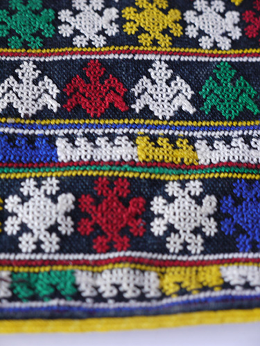 アカ族刺繍古布